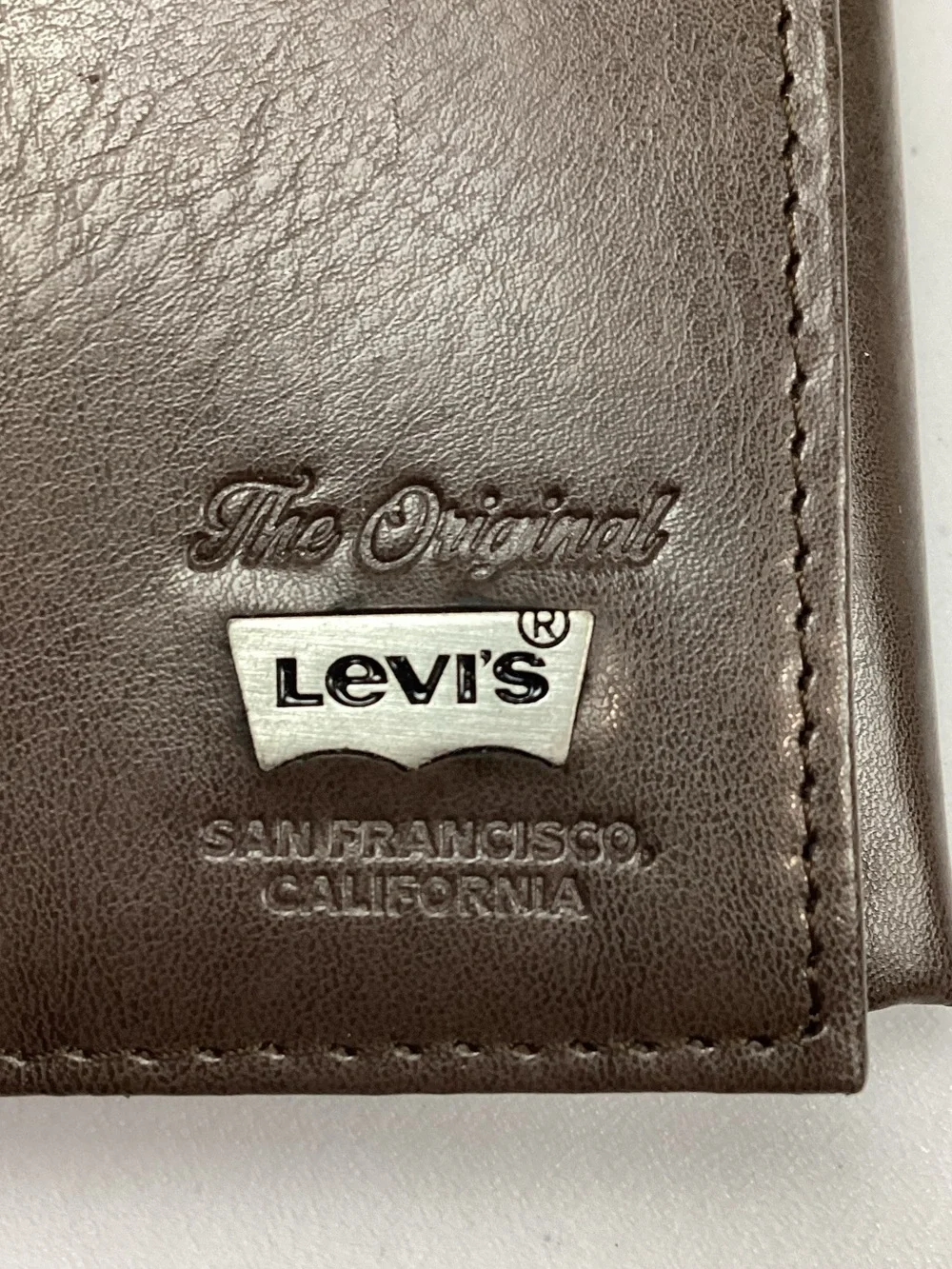 Levi’s Brown Leather Trifold Wallet RFID Protection NEW! Retail $36